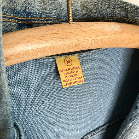 Nine by DMBM Jean Jacket Woman's Size Medium - Picture 2 of 11